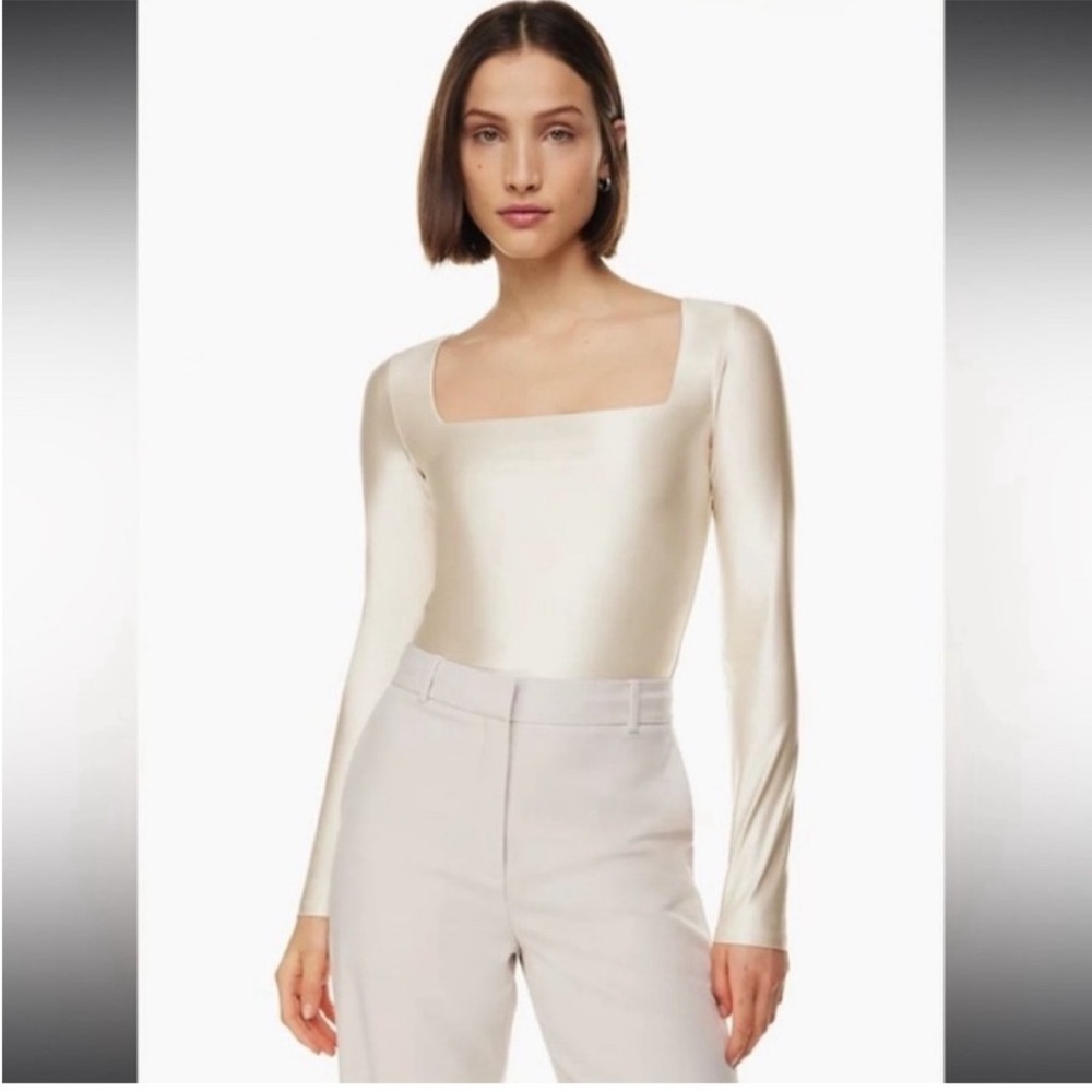 Babaton Aritzia Satinette flattering Squareneck
Longsleeve NWT Women’s size XL